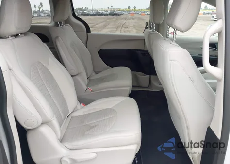 2018 Chrysler Pacifica Hybrid Touring Plus z USA, uszkodzony, nr VIN 2C4RC1H79JR332953